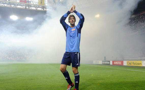 足坛大器晚成球员代表：范德萨36岁焕发第二春