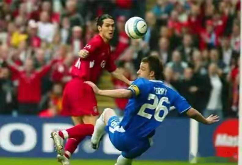 600万镑捡漏！巴萨弃将2次打服穆帅，这“幽灵球”凭啥成经典？